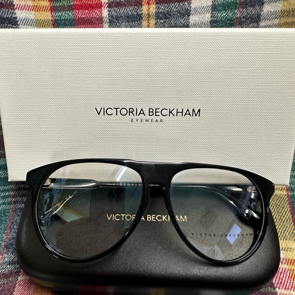 Victoria Beckham Glossy Black Eyewear